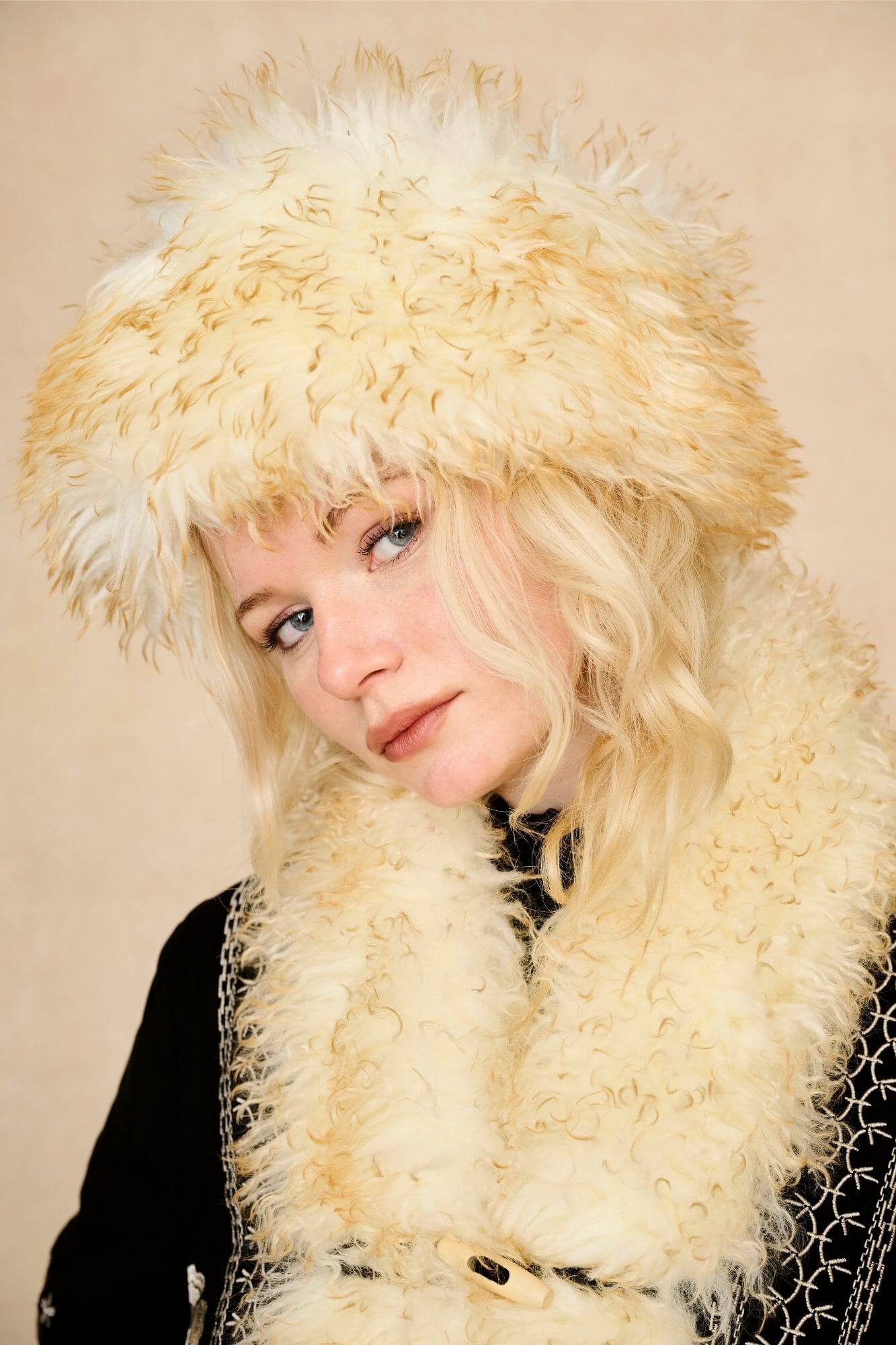 Bianca White Faux Fur Hat - Image 4